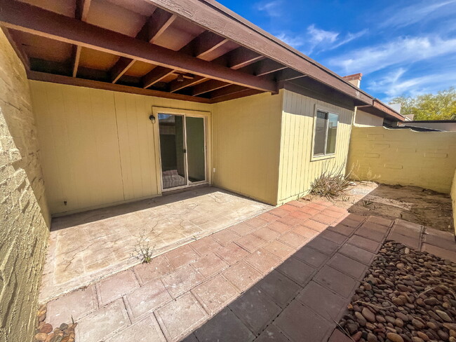 Building Photo - 5078 S Warren Ave