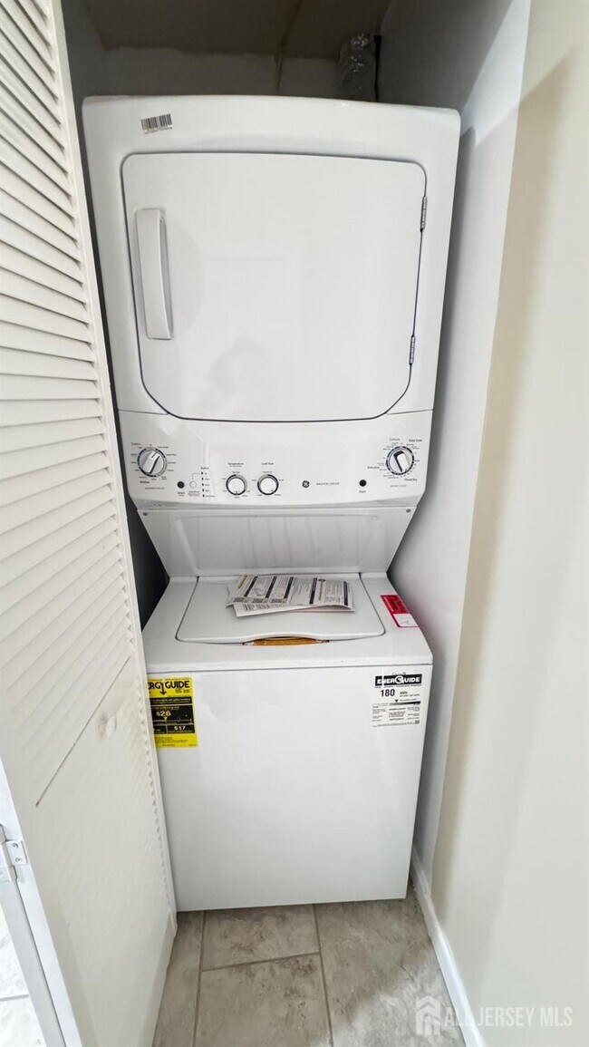 Building Photo - 12 W Iselin Pkwy