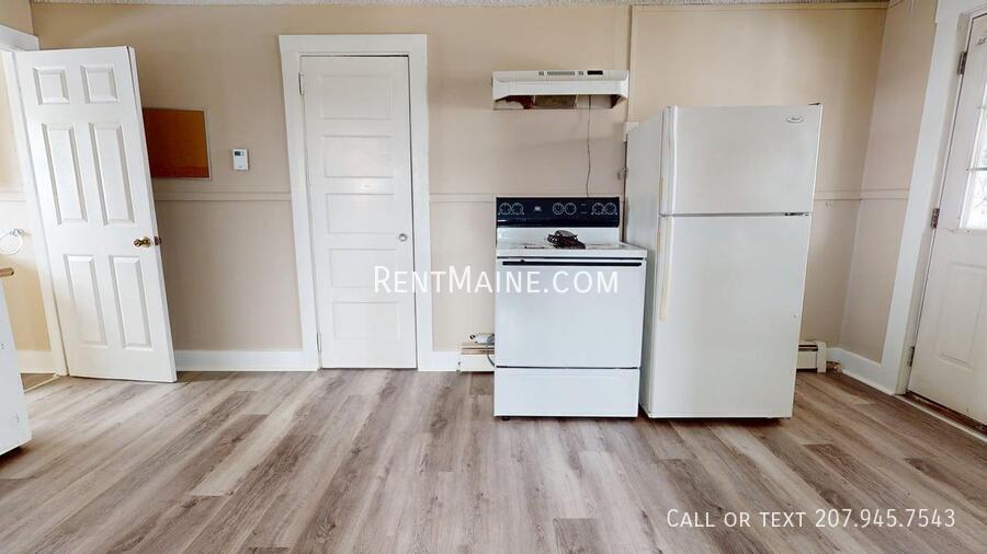 Building Photo - 172 College Ave