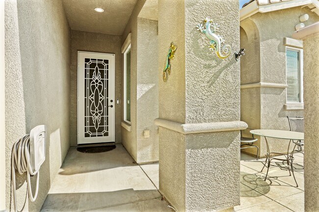 Building Photo - 1609 Maehl Dr