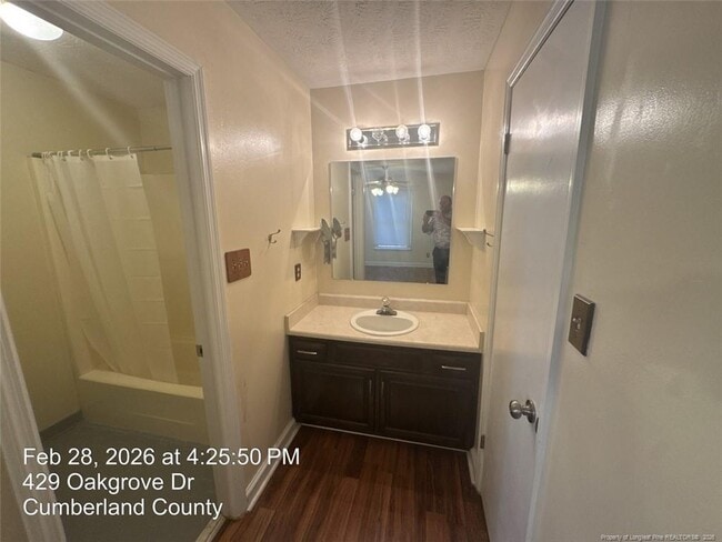 Building Photo - 429 Oakgrove Dr