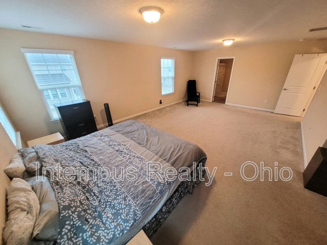 Building Photo - 6130 Brandon Dr