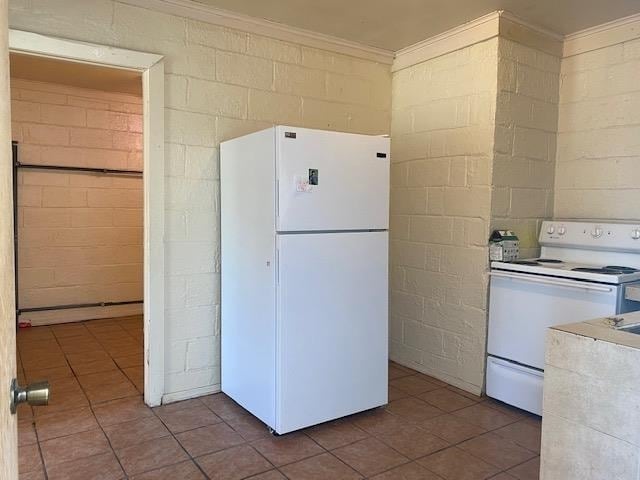 Building Photo - 503 Plaza Rear unit 1 Ave