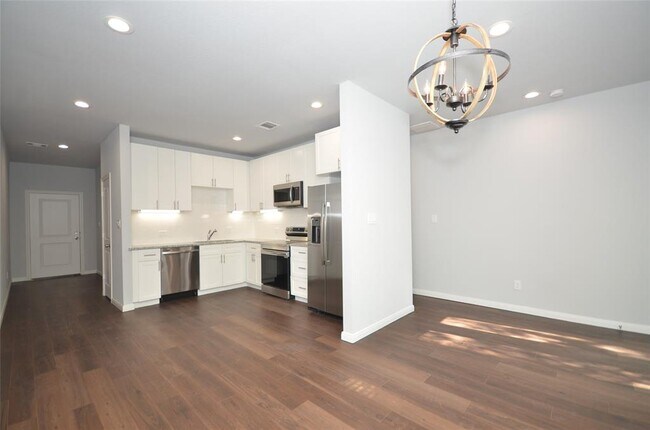 Building Photo - 18825 Luminescent Ln