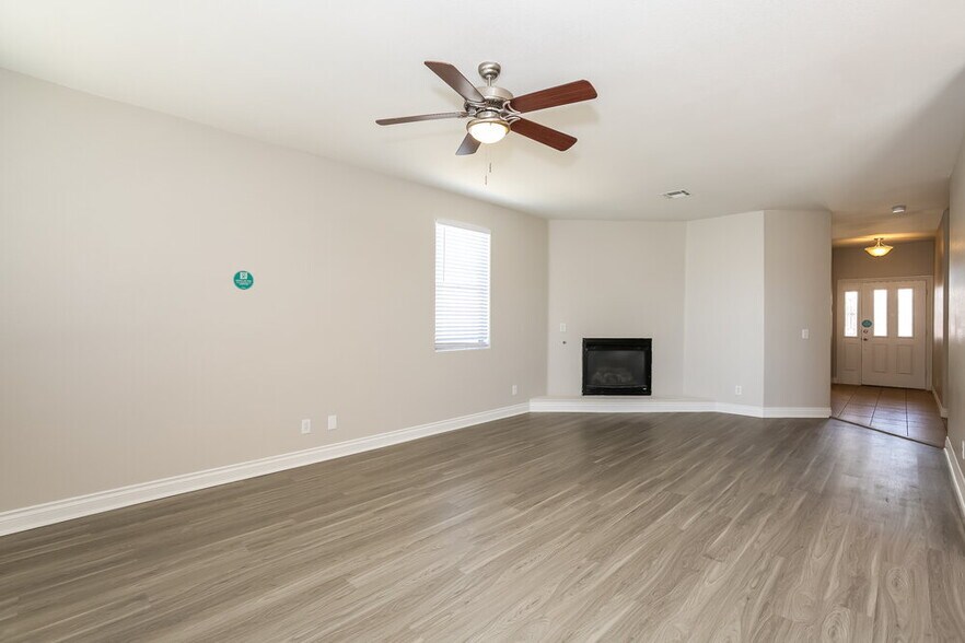 Building Photo - 1079 Will Jay Ln