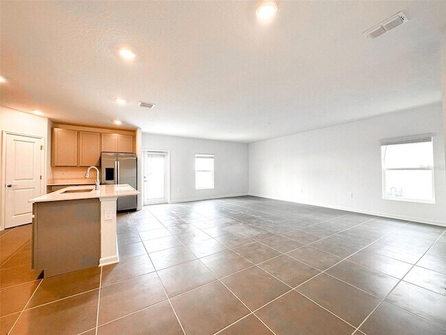 Building Photo - 26159 Feathergrass Cir