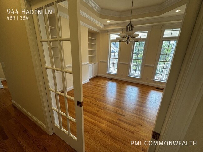 Building Photo - 944 Haden Ln