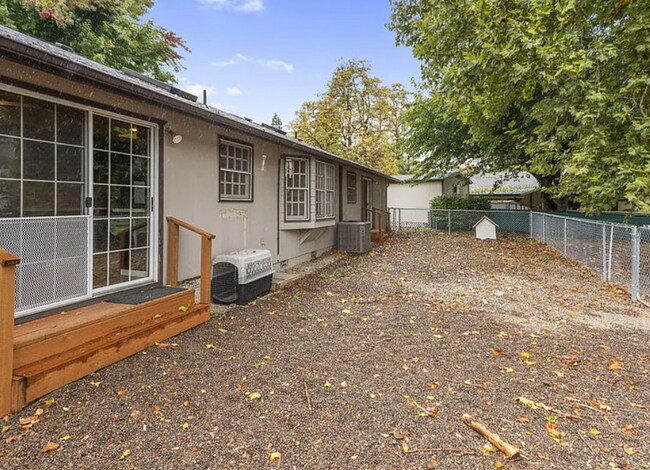 Building Photo - 132 Lloyellen Dr