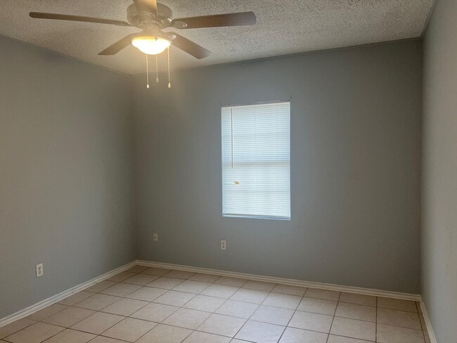 Building Photo - 1616 Jacaranda Ct