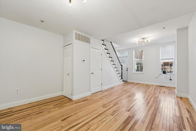 Building Photo - 2814 W Stiles St