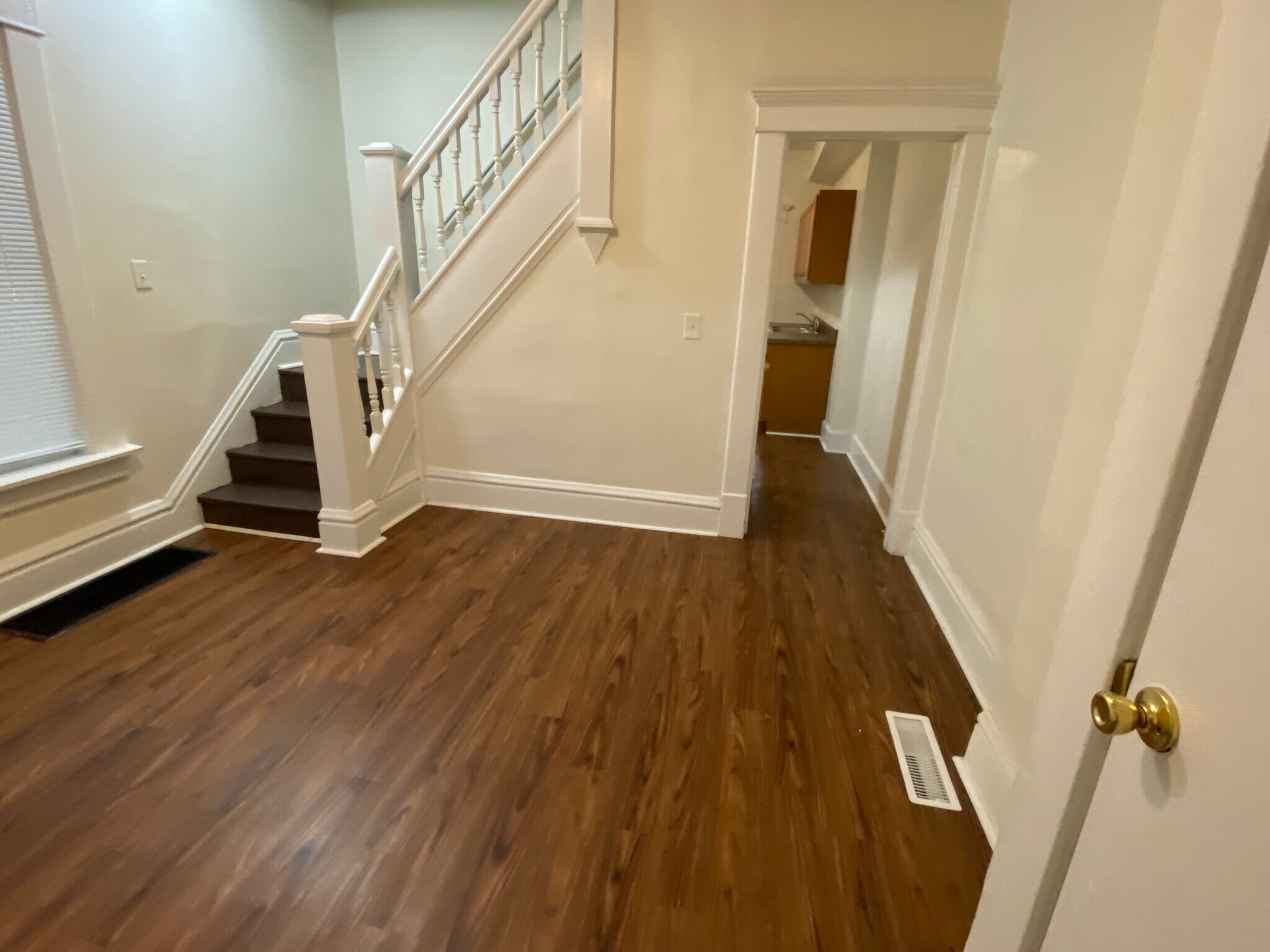 Building Photo - 82 Dana Ave