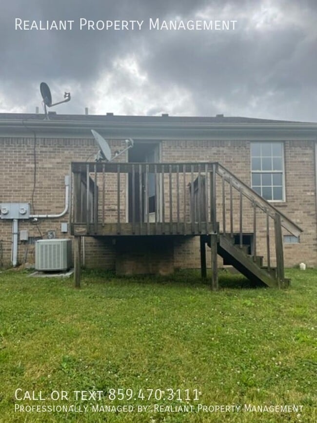 Building Photo - 303 Parker Pl