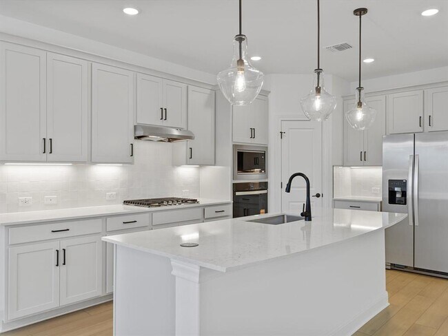 Building Photo - 633 Runnel Dr