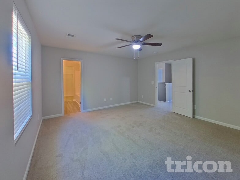 Building Photo - 318 Cedar Ridge