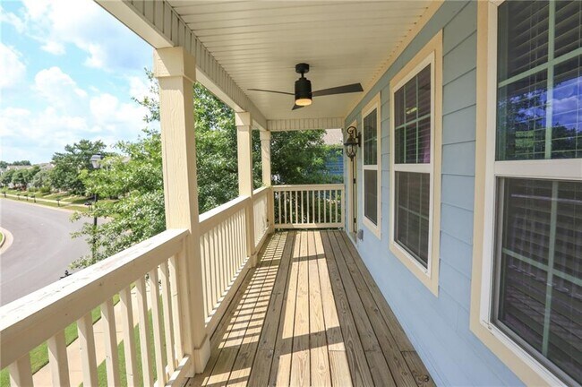 Building Photo - 626 N Tennyson Ln