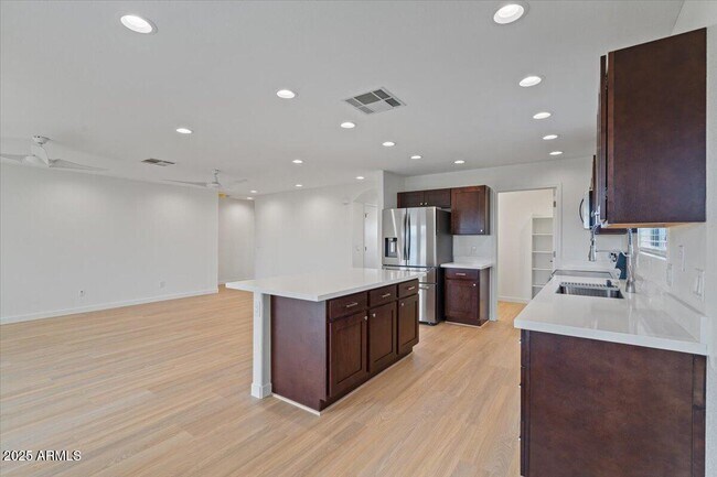 Building Photo - 21233 N 30th Ave