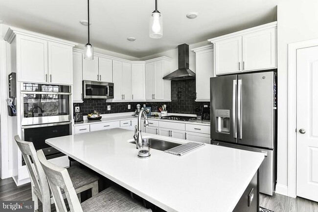 Building Photo - 15390 Ballerina Lp