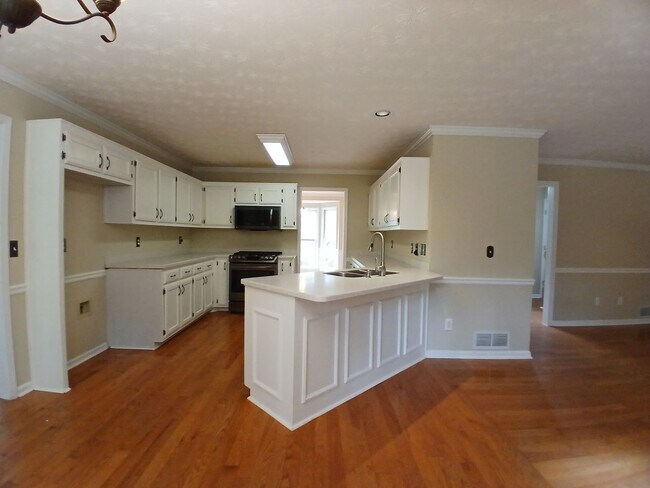 Building Photo - 4761 Habersham Way SE