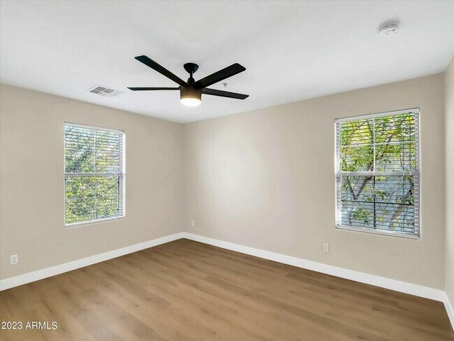 Building Photo - 1330 S Aaron