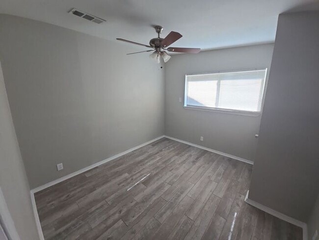 Building Photo - 202 Linda Ln