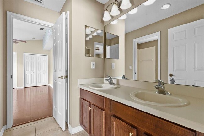 Building Photo - 13655 Artesa Bell Dr