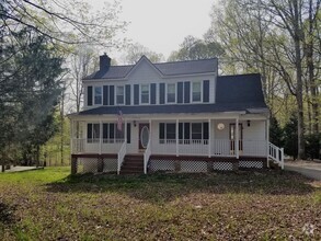 Building Photo - Spacious 3 bedroom 2.5 bath home in South ...