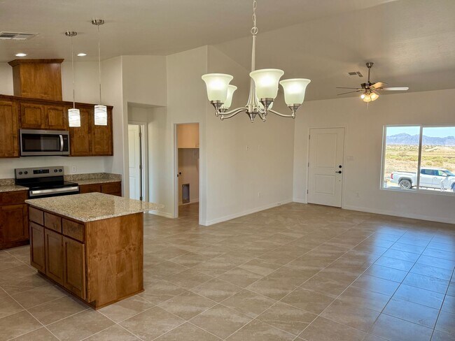 Building Photo - Brand New home in Wellton - 3 Bedrooms 2 Bath