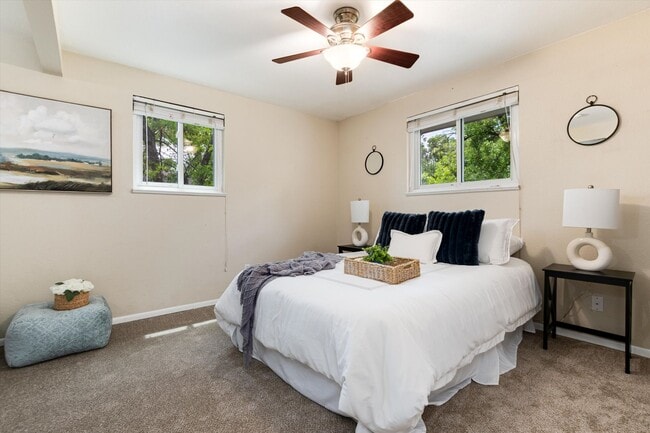 Building Photo - Awesome Littleton Ranch Home