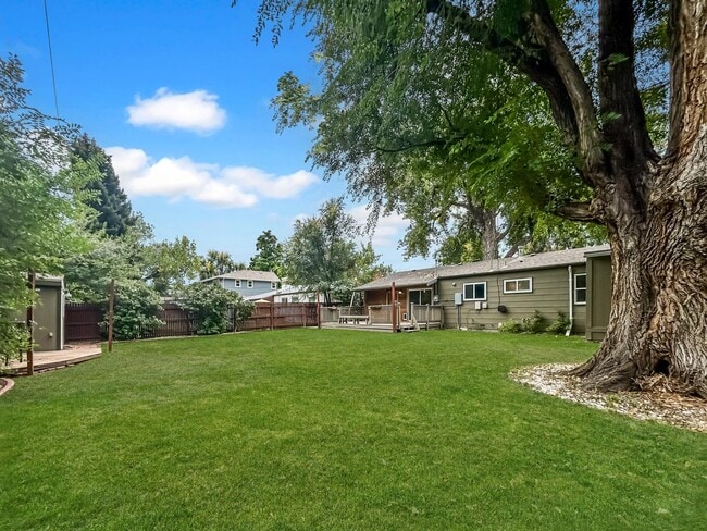 Building Photo - $0 DEPOSIT OPTION. CHARMING 3-BEDROOM HOME...