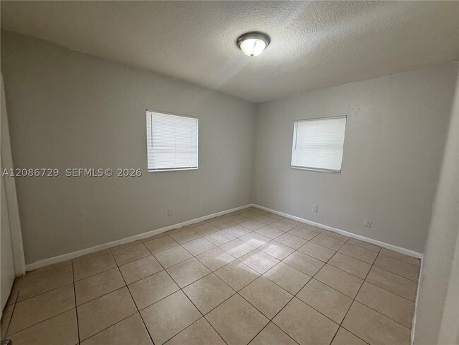 Building Photo - 148 NW 14th Way