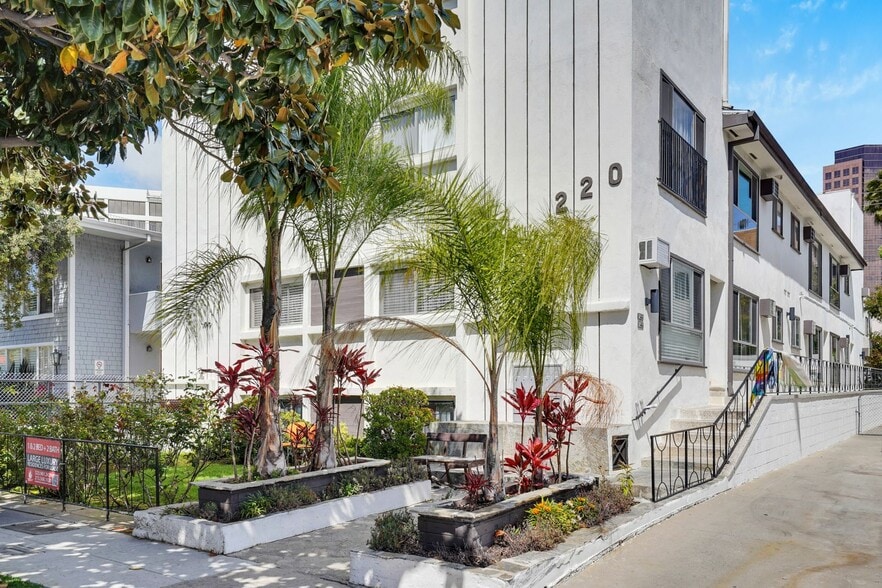 Building Photo - Gale Drive Luxury Investments Group LLC