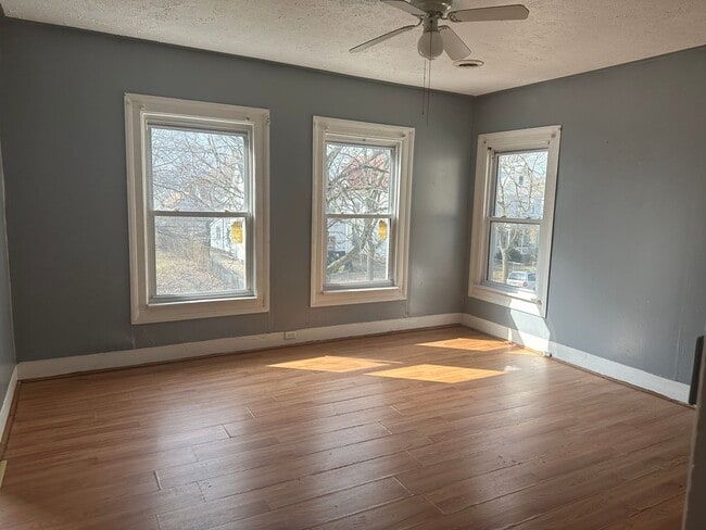 Building Photo - 1563 E 47th St