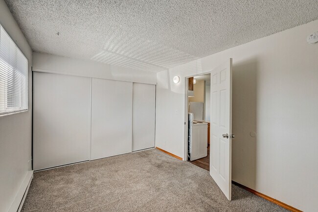 Building Photo - 5820 SW Erickson Ave