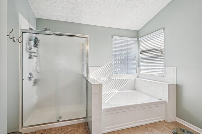 Building Photo - 2230 Seton Dr