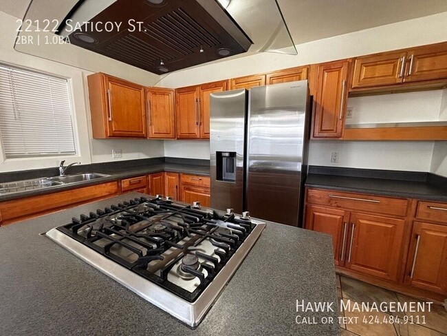 Building Photo - 22122 Saticoy St