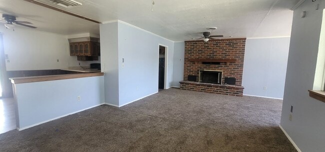 Building Photo - Home with a Huge Shop!