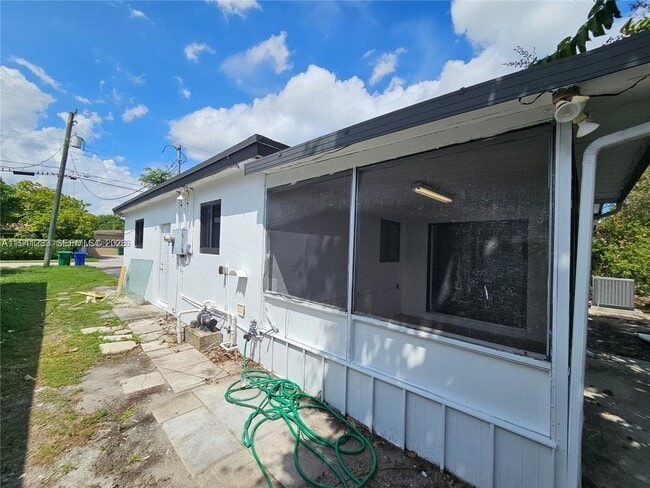 Building Photo - 7908 Granada Blvd