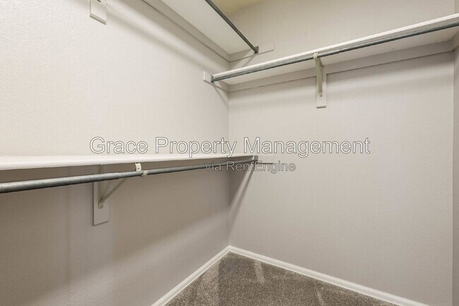 Building Photo - 1144 E 12th Ct