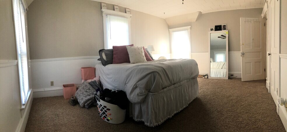 Bedroom #4 - 514 Walnut St