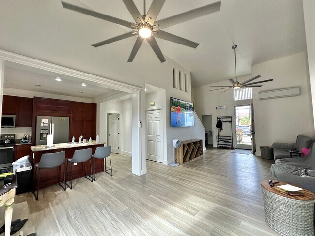 Building Photo - Modern & Custom 3 Bedroom / 2.5 Bathroom House in The Cottages At Kehalani! Pet friendly!