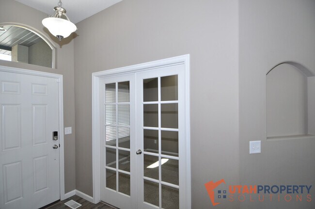 Building Photo - 6332 Spray Lake Dr
