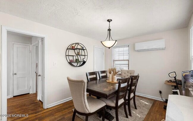 Building Photo - 585 Bamford Ave