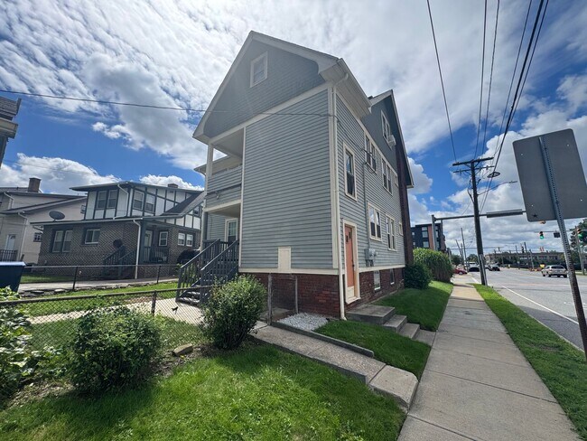Building Photo - 3241 Kildare Rd