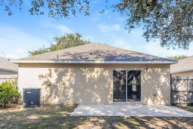 Building Photo - 3119 Whispering Trails St