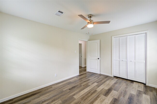 Building Photo - 5317 Crestmont St