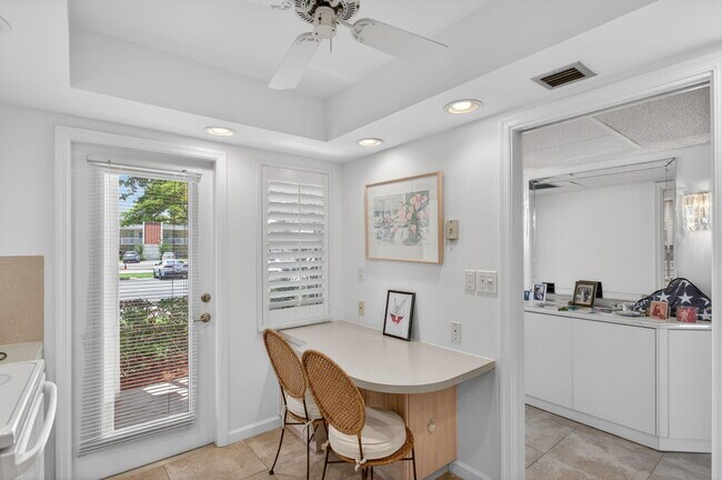 Building Photo - 3150 NE 48th Ct