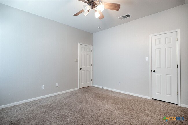 Building Photo - 606 Fairmont Dr