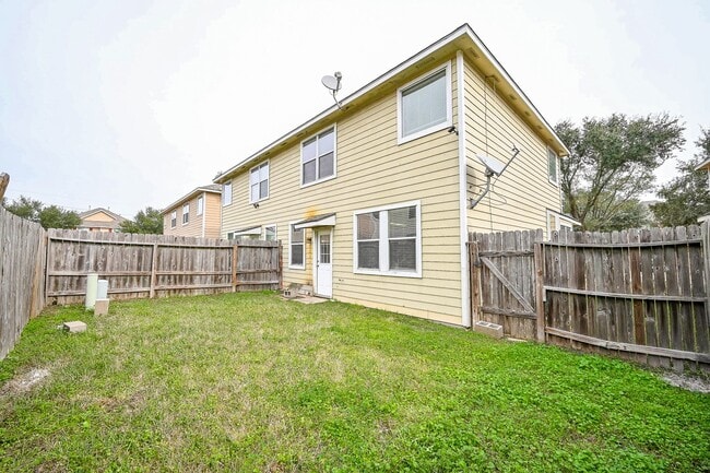 Building Photo - 6127 Yorkglen Manor Ln