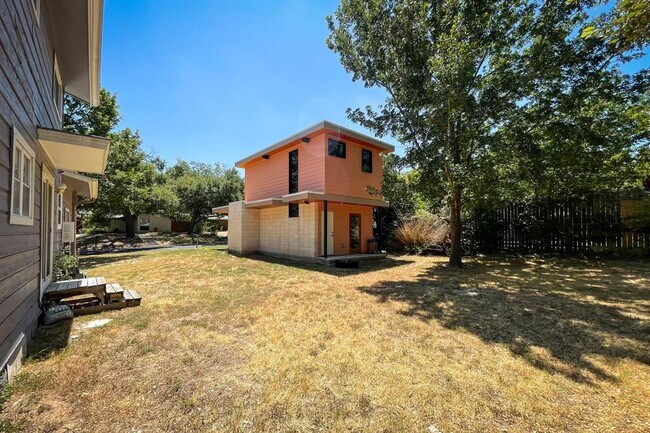 Building Photo - 2105 Columbia Cove