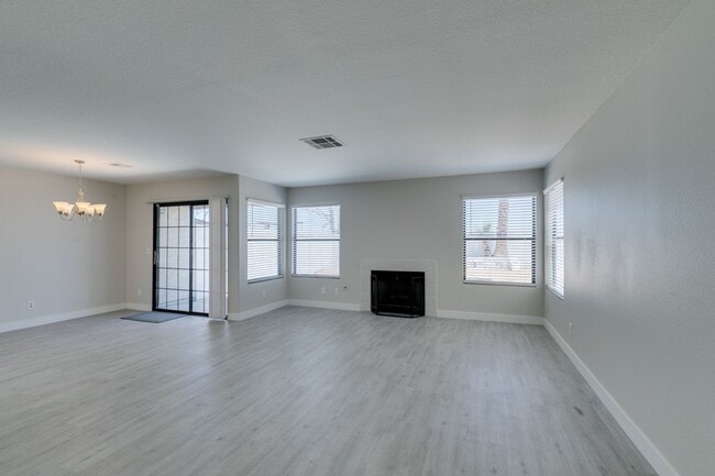 Building Photo - Great 3 bedroom home in South Shores!!